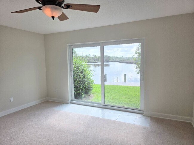 Building Photo - 11462 W Bayshore Dr