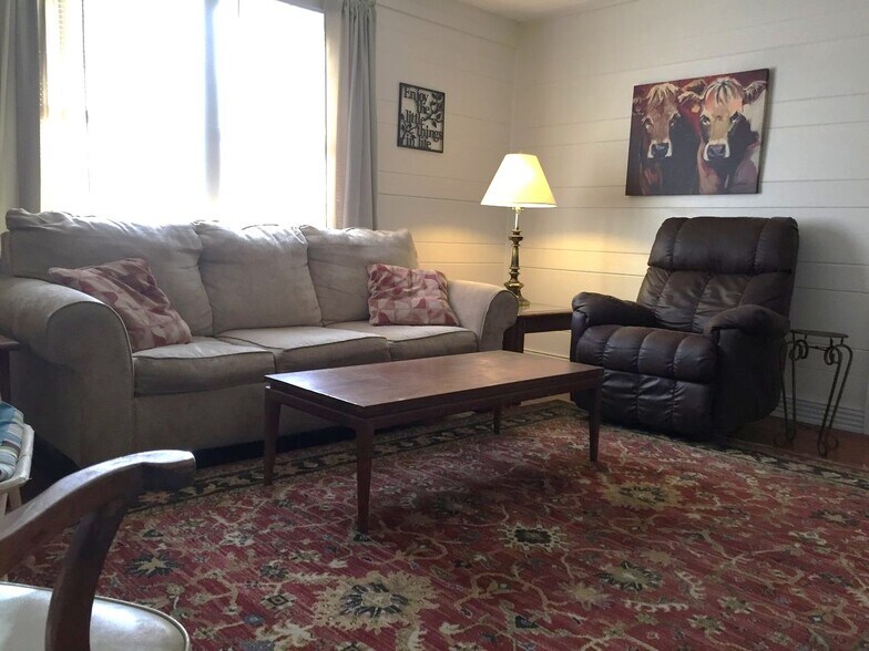 Living Room - 3837 Old Hendersonville Highway