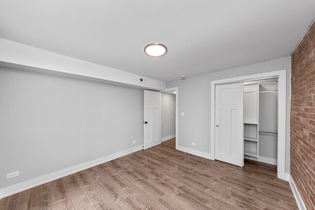 Building Photo - 1220 N Lasalle-5K