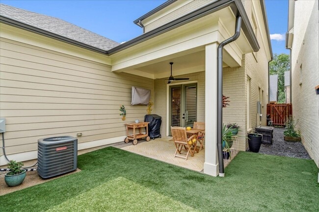 Building Photo - 2020 Elzey Ave