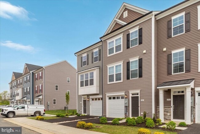 Building Photo - 210 Monteith Dr