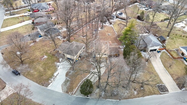 Building Photo - 1005 Chevy Chase Ln