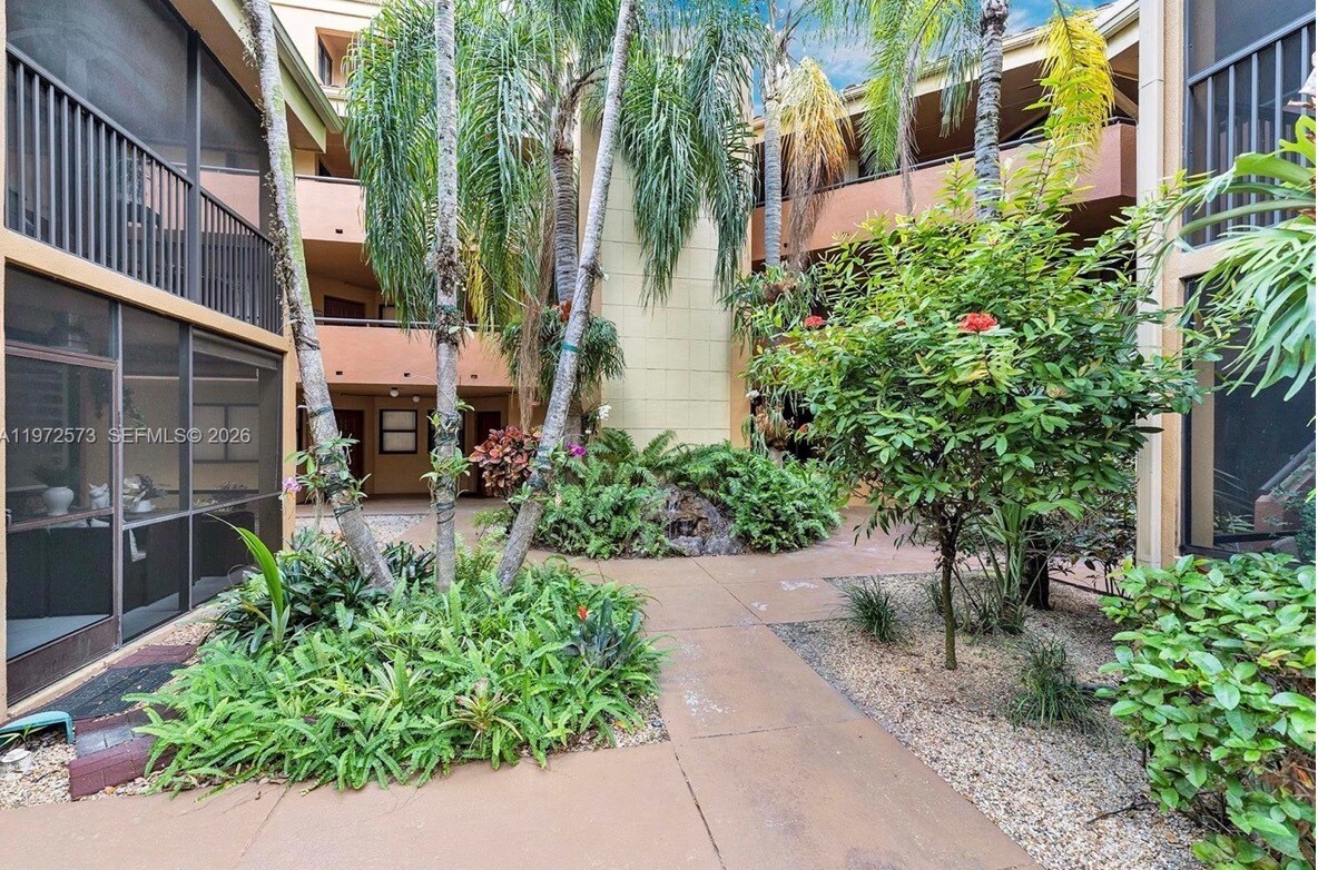 Building Photo - 15575 Miami Lakeway N