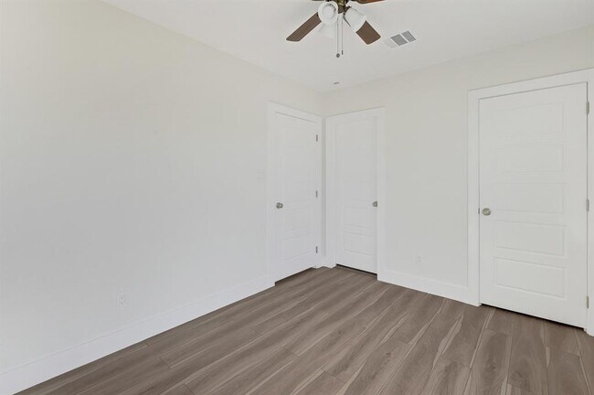 Building Photo - 5621 Eskridge St