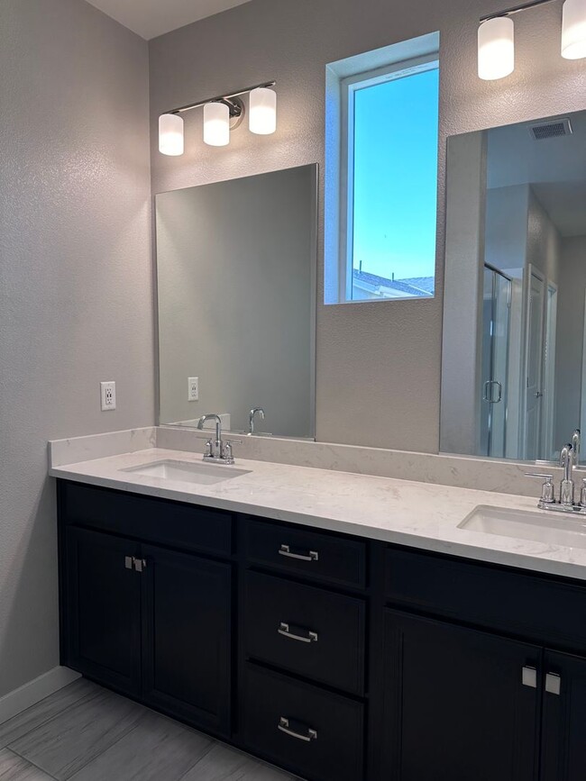 Building Photo - The Cove - Natomas 2 Story 3 bed 3 full baths
