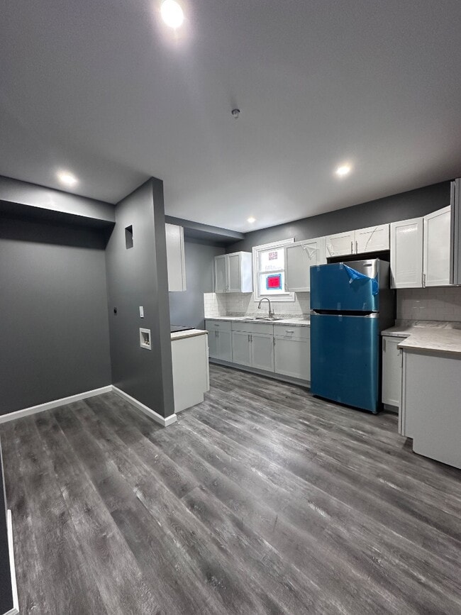 Building Photo - 153 Vine St