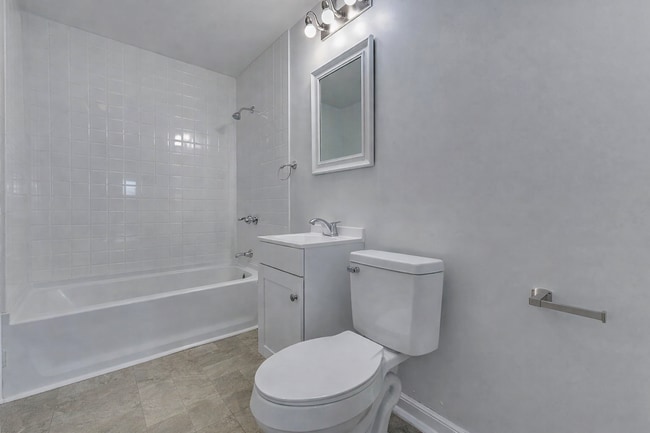 Building Photo - 419 N Alton Ave