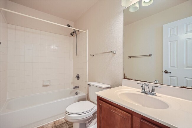 Building Photo - Beautiful Spacious Home!!!!