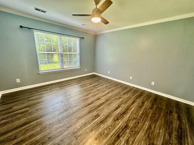 Building Photo - Three Bedroom Updated Single Level Home in...