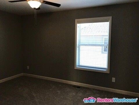 Building Photo - Available Oct 9 - Spacious End Unit 3 Bedr...