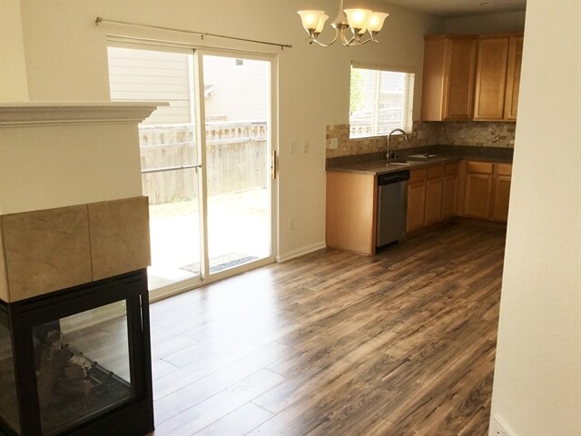 Building Photo - 5046 Pelican St