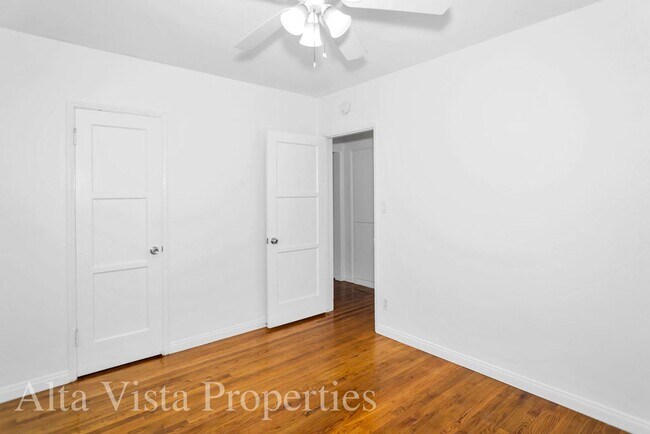 Building Photo - Great two bedroom, one bath beach bungalow...