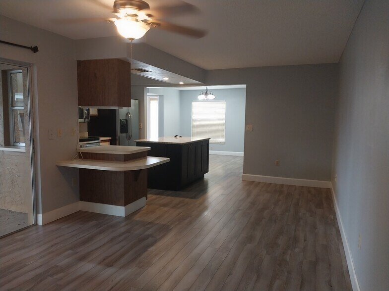 Building Photo - 3962 Basswood Dr