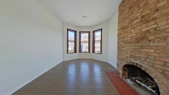 Building Photo - 2612 Halsted