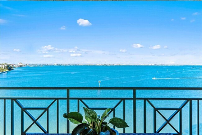 Building Photo - 4830 Osprey Dr S