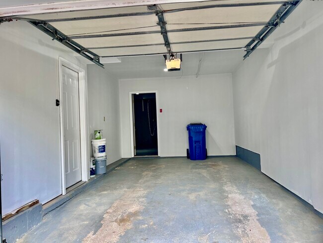 Building Photo - 158 Paddock Ave