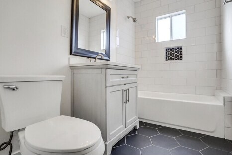 Building Photo - 4909 S Gramercy Pl