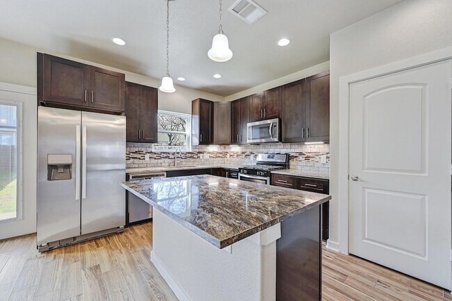 Building Photo - 3303 Elija St