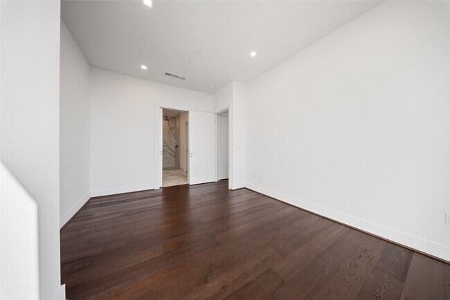 Building Photo - 1711 Allen Pkwy