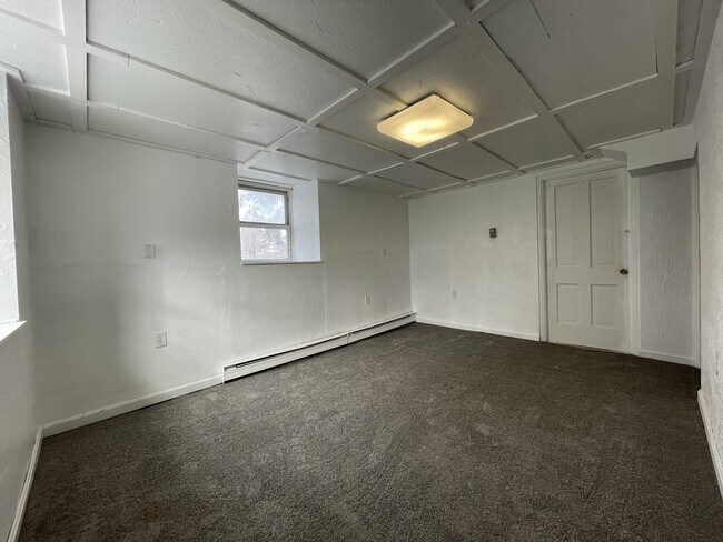 Second bedroom - 139 S York Rd