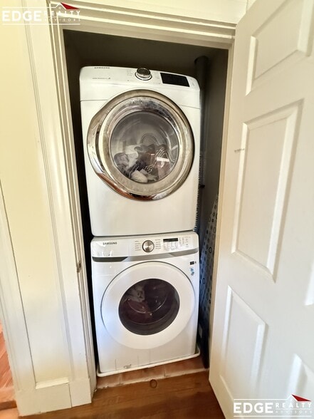 Building Photo - 22 Burton St