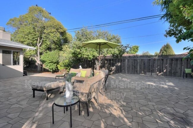 Building Photo - 1534 Constanso Way