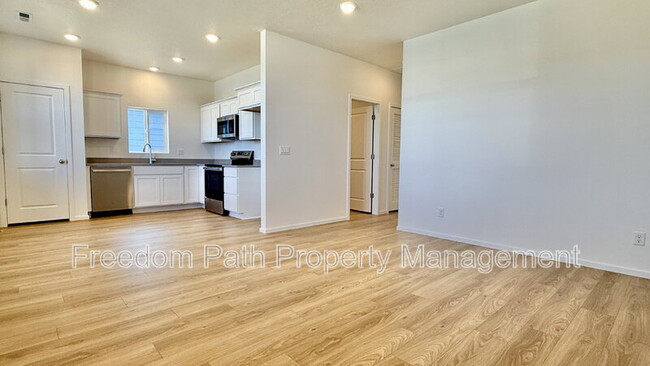 Building Photo - 5304 E Norma Ave