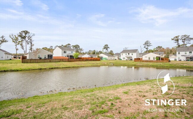 Building Photo - 38 Chestnut St