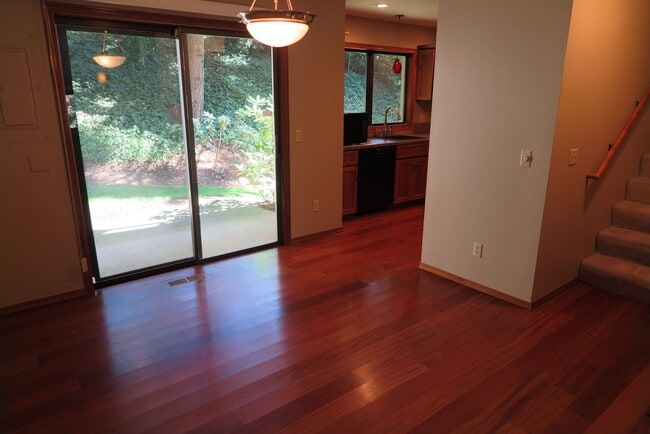 Building Photo - Secluded Lake Oswego Condo at Mountainside...