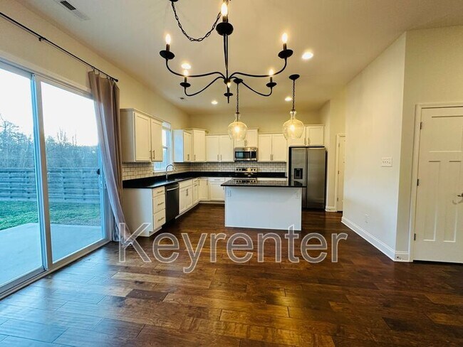 Building Photo - 1128 Belle Pond Ave