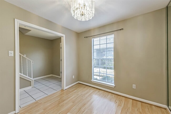 Building Photo - 11525 Burdine St