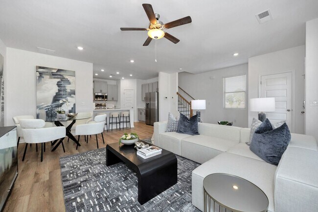 Building Photo - BRAND NEW 3 Bed 2.5 bathroom townhomes in Madison!