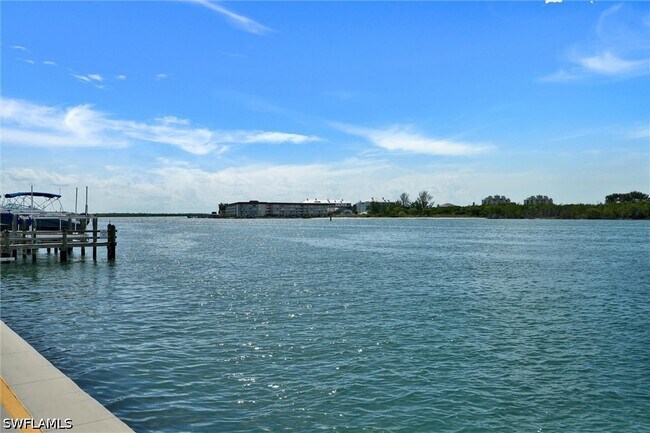 Building Photo - 334 La Peninsula Blvd