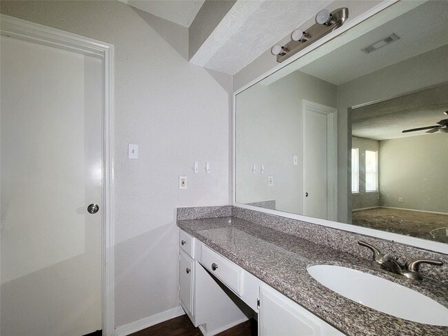 Building Photo - 18402 Tall Cypress Dr