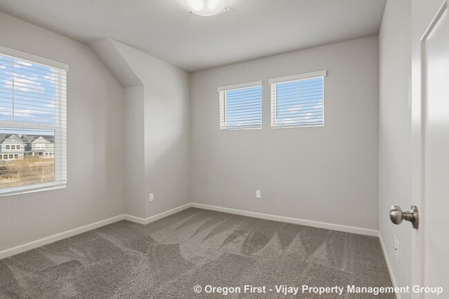 Building Photo - 3662 SE 67th Ave