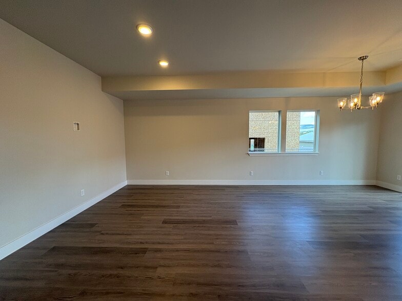 Building Photo - 1075 Red Apple Rd