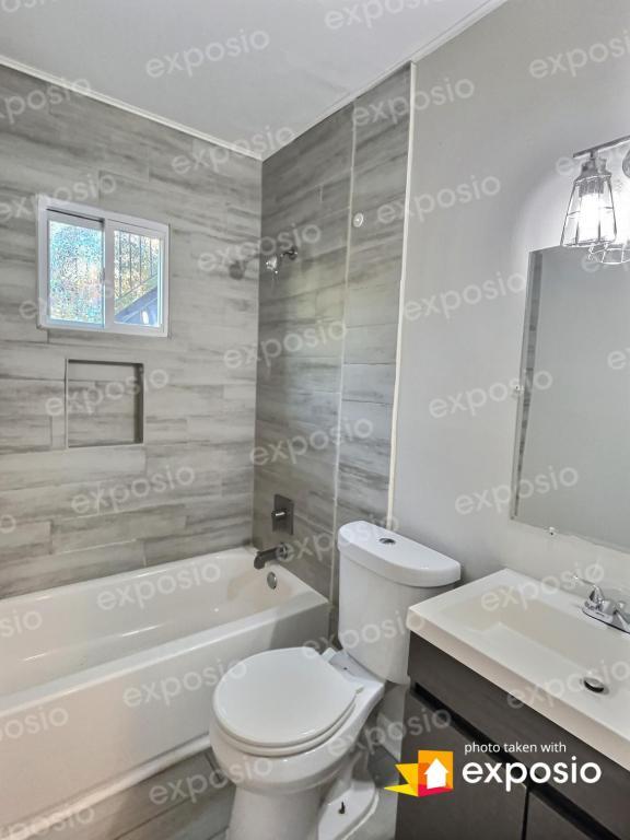 Building Photo - 1884 Center Ave