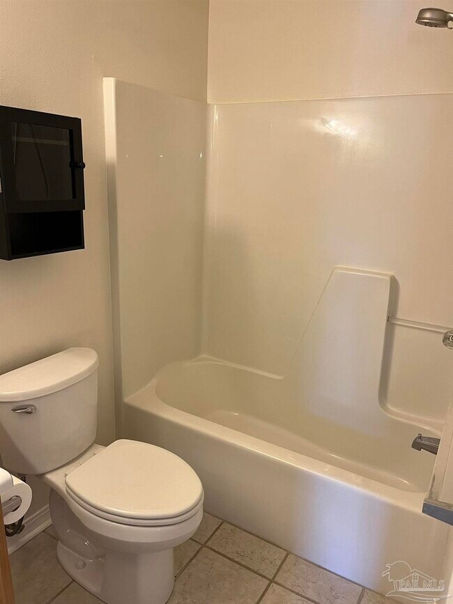 Building Photo - 1348 Redwood Ln