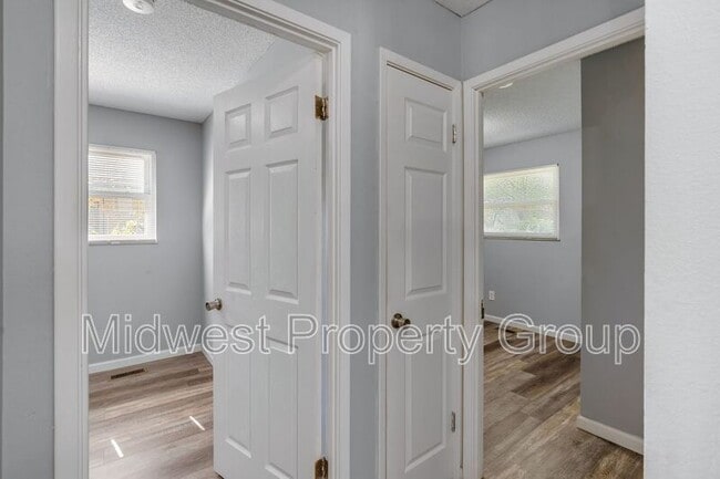 Building Photo - 2495 Lindsay Ln