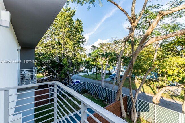 Building Photo - 2875 SW 33rd Ct