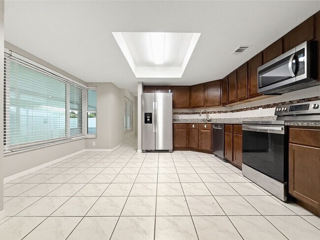 Building Photo - 8221 Granada Blvd