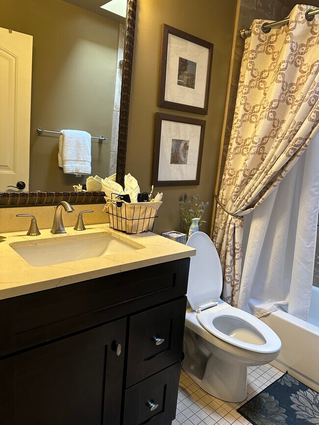 Building Photo - 4226 N 22nd St