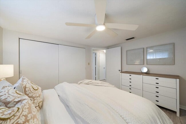 Building Photo - 2650 Leafy Ln