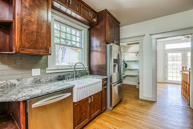 Building Photo - Manhattan Heights Historic District Gorgeous Backyard with Pool and Large House