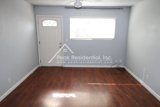Building Photo - 5914 Del Campo Ln