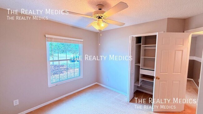 Building Photo - 2850 Bolton Bend