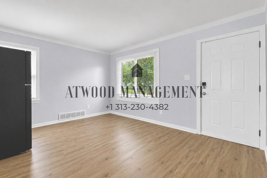 Building Photo - This beautifully updated 3-bedroom, 2-bath single-family home is ready for move-in!