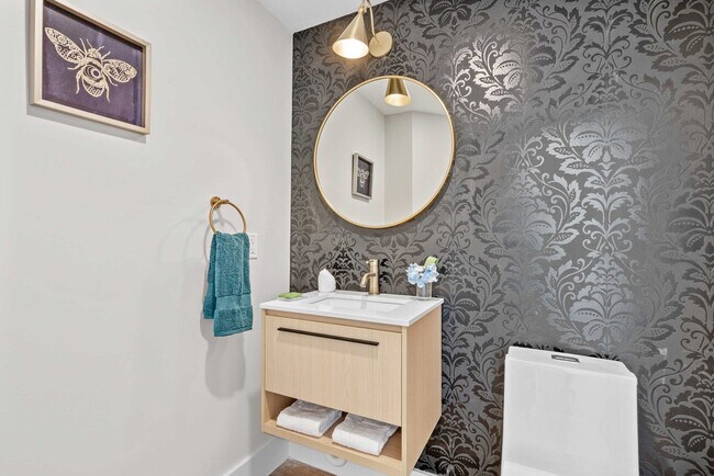 Building Photo - 2889 McFarlane Rd