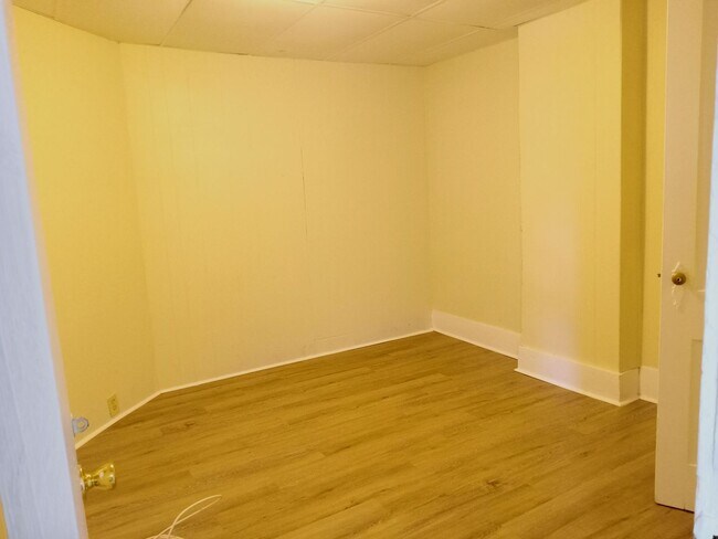 Building Photo - 328 D St