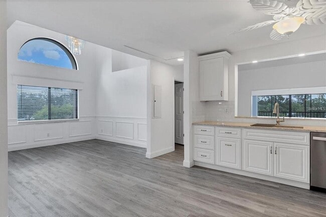 Building Photo - 5565 Ashton Lake Dr